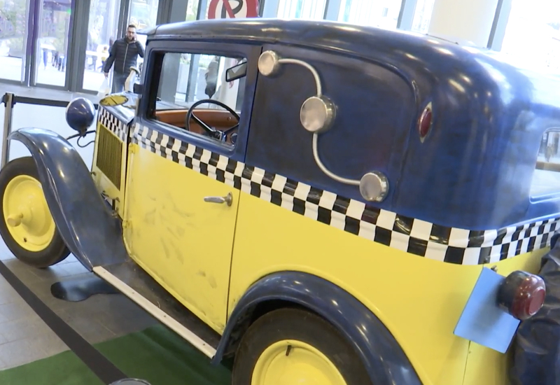 La voiture de Gaston Lagaffe est à Charleroi