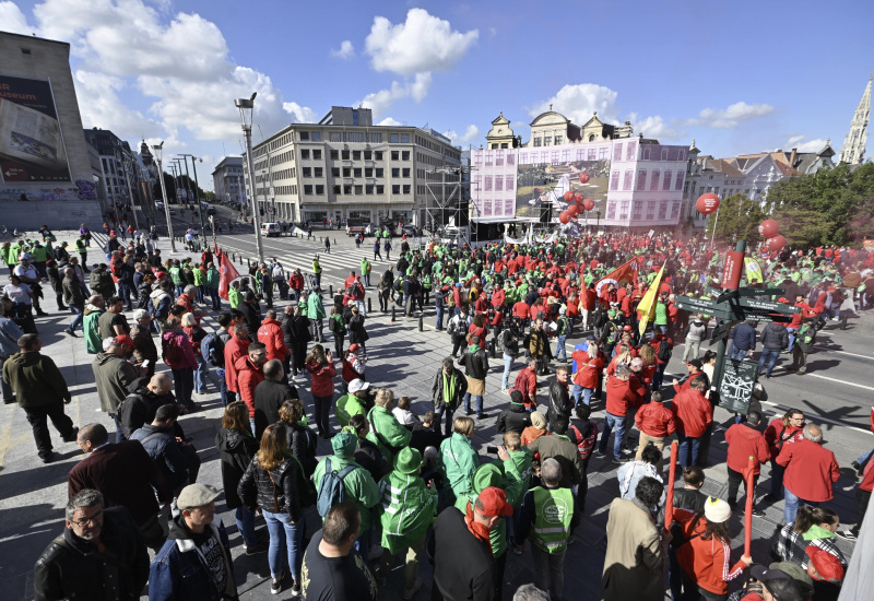 Manifestation pour le pouvoir d'achat à Bruxelles: 10 000 personnes dont un tiers de carolos