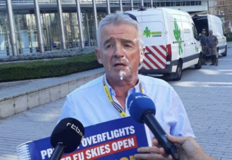 Le boss de Ryanair a été entarté devant la Commission européenne