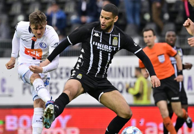 Charleroi 1-Gand 3: les carottes sont cuites pour le Sporting...