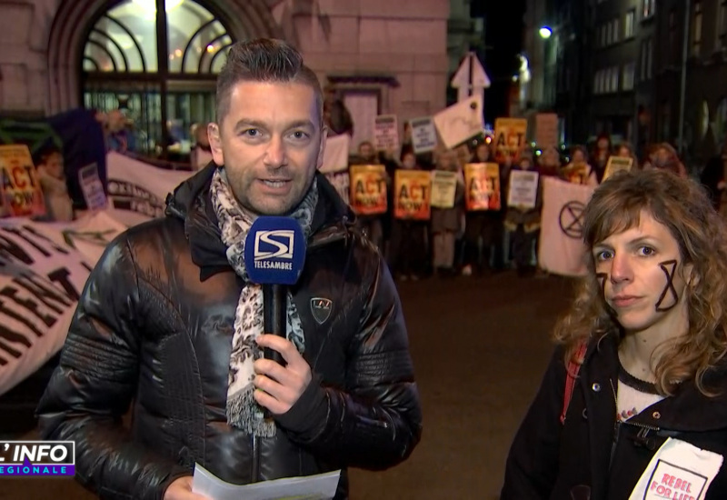 Action des militants Extinction Rebellion au conseil communal carolo