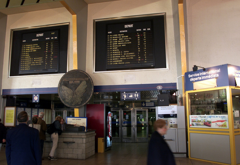 Fermeture des guichets SNCB : Gilkinet demande des comptes, Pont-à-Celles aussi !