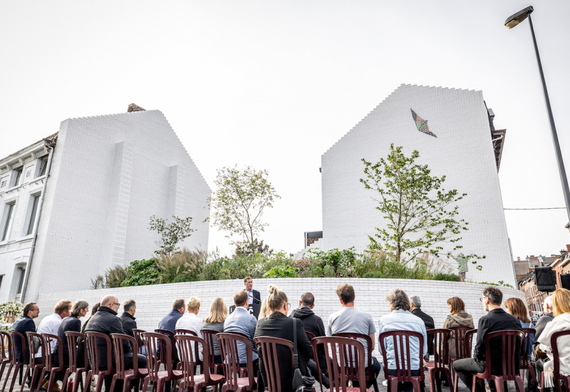 Marcinelle : le jardin mémoriel a été présenté ce matin en présence des parents de Julie et Mélissa