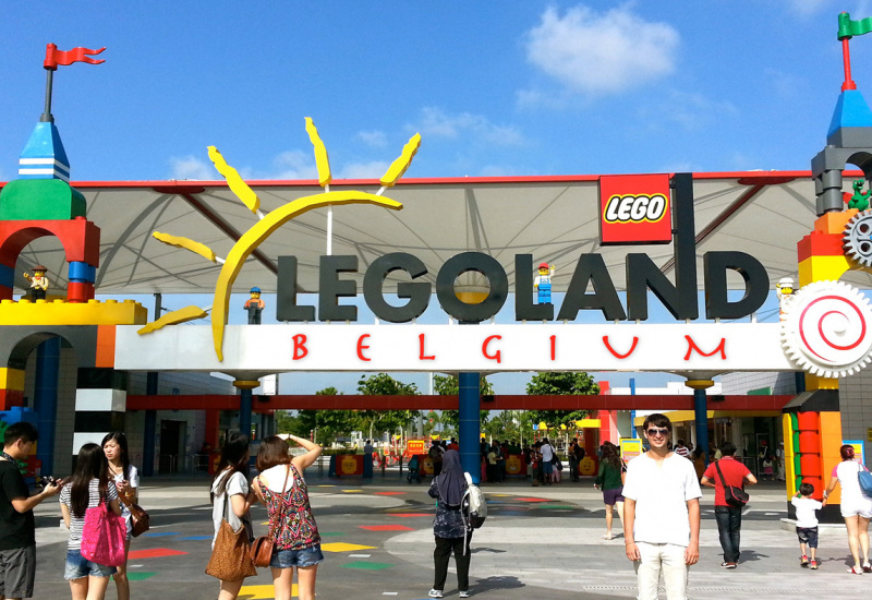 Un parc d’attractions Legoland sur l’ancien site de Caterpillar