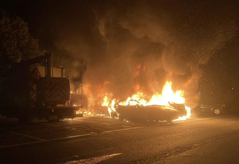 Gerpinnes : 9 véhicules incendiés ce samedi soir. L'interview du bourgmestre Philippe Busine