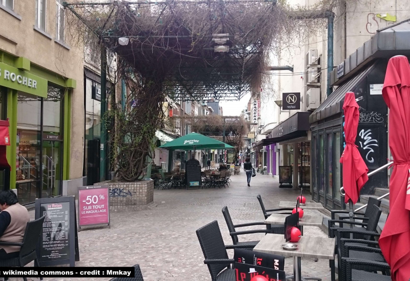 Charleroi : Distribution symbolique de soupe pour réchauffer le coeur des commerçants (vidéo)