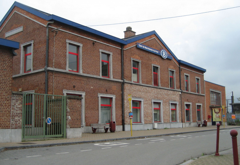 Le guichet de la gare de Marchienne-au-Pont est définitivement fermé