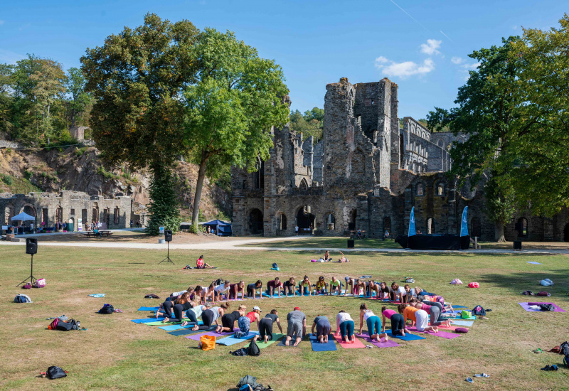 Le jardin du yoga de retour à l'Abbaye de Villers-la-ville