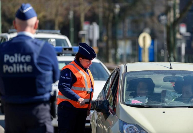 Zone Germinalt : des autocollants pour sensibiliser au stationnement gênant