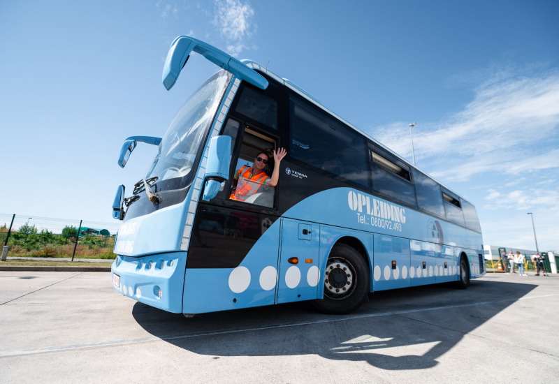 L'entreprise privée Keolis est reconnue comme école de conduite, une aubaine quand on sait qu'il y a 2.500 postes de chauffeurs vacants en Belgique! 