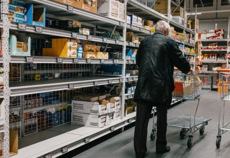 Dans les magasins Colruyt, un semblant de crise sanitaire à cause des rayons vides.