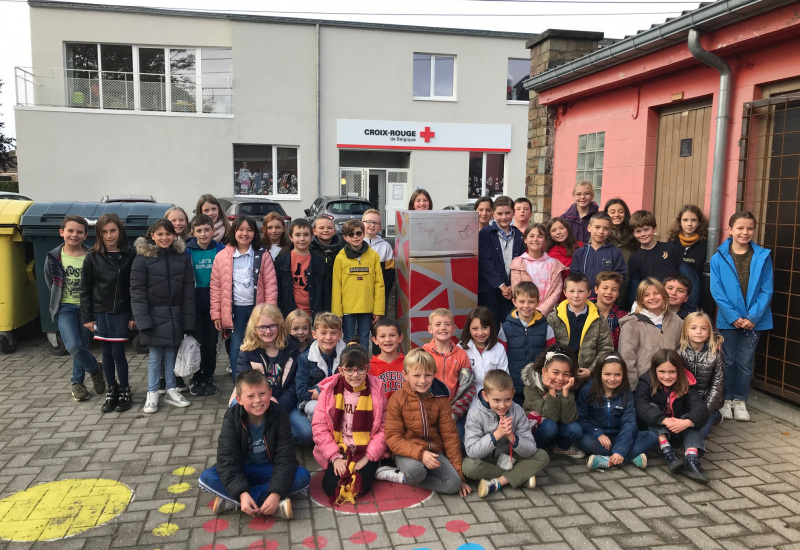 Biercée : ça y est, le frigo à livres des élèves de l'école des Quatre Vents est accessible