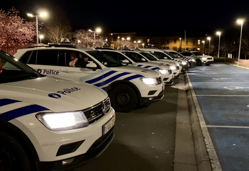 Les policiers rendent hommage au personnel soignant toutes sirènes hurlantes (vidéos)