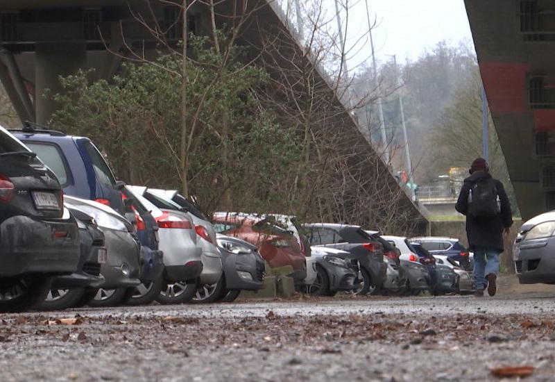 Fermeture du parking derrière la gare: le PTB lance une enquête