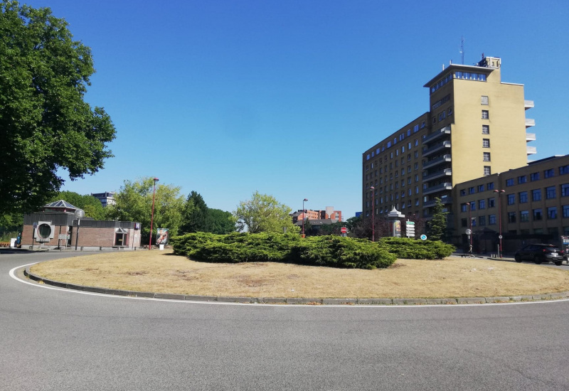 Charleroi: Fantasio nous a quitté, le rond point du boulevard Janson plus nu que jamais