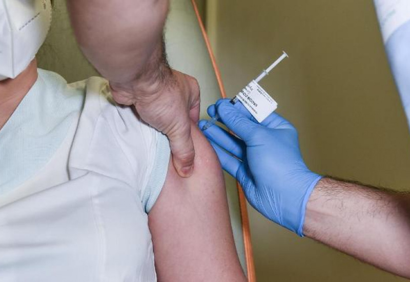 Vaccin : l'obligation de vaccination pour le personnel soignant est en marche