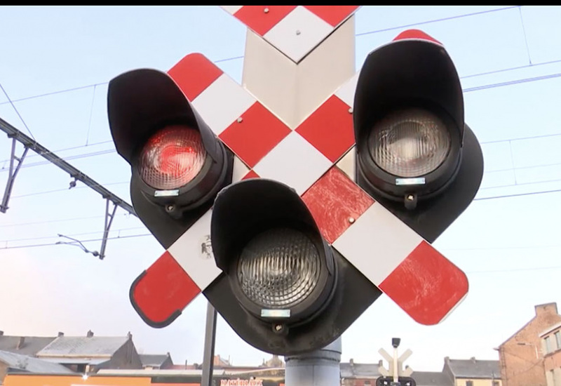 Le passage à niveau de la planche est bloqué à Dampremy