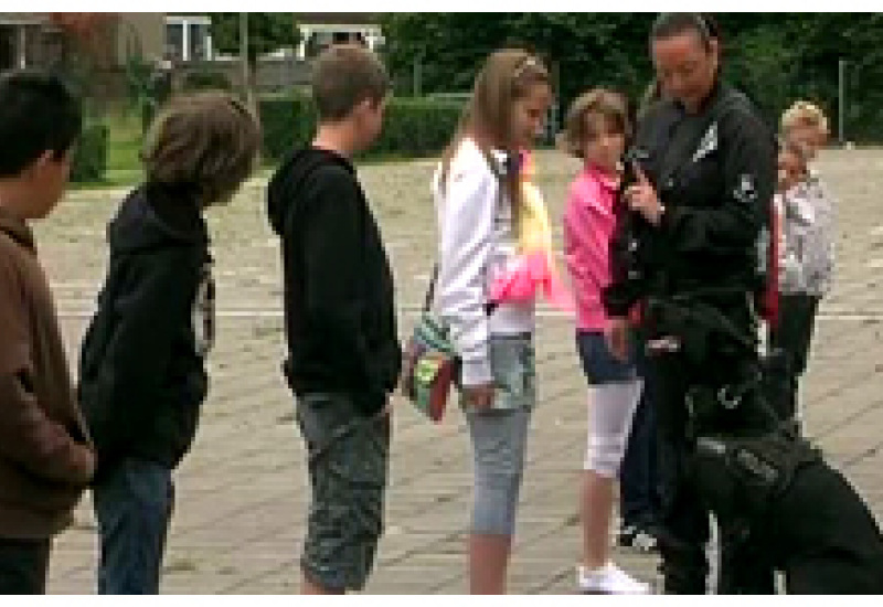 13/07/12 : Chiens policiers à l'école de Carpin