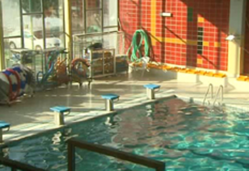 09/02/11 : La piscine de Marchienne fermée