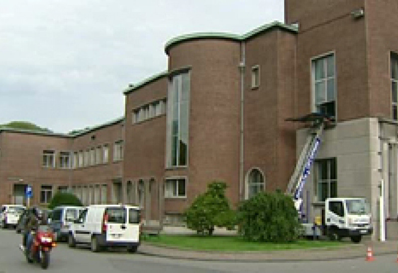 22/08/11 : La maison communale annexe en travaux
