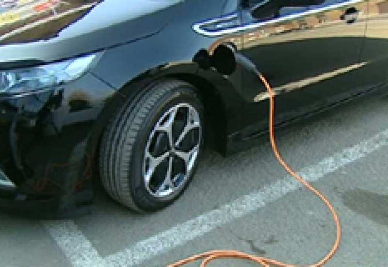 22/03/12 : Borne pour véhicules électriques