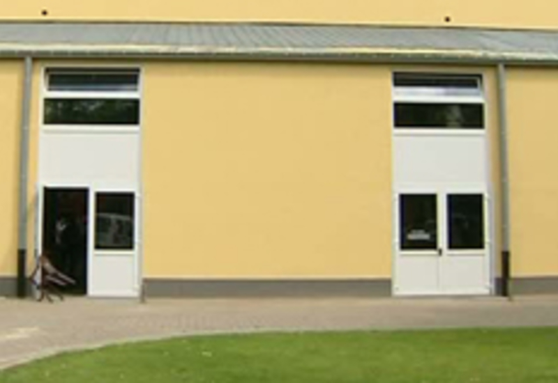 03/07/12 : Centre sportif à Frasnes