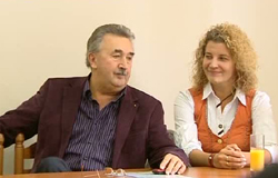 0 23/04/12 : Implosion du groupe "Vous"