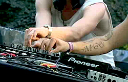0 24/07/13 : Private garden party